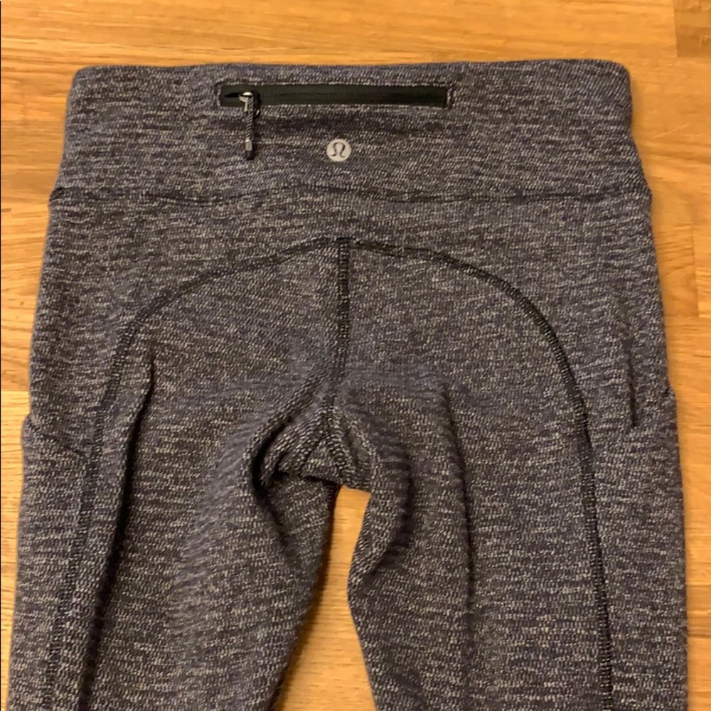 Lululemon ankle length pants. Gray.